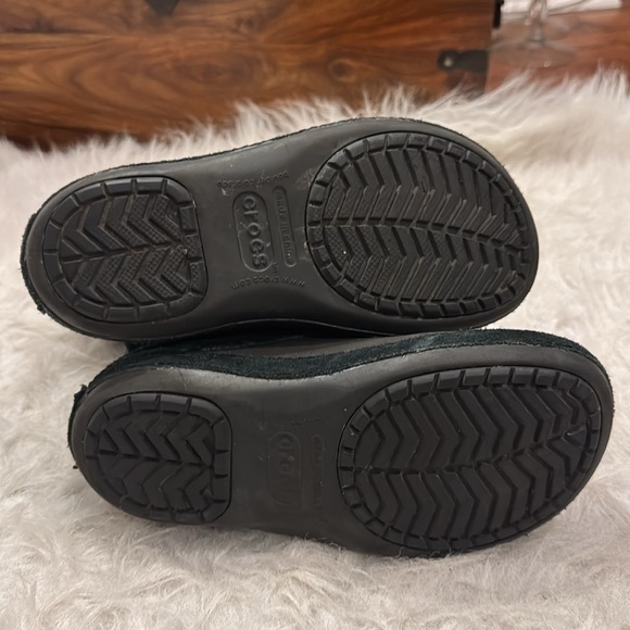 Crocs Boots Black Berryessa Suede Women’s size 7 pre-owned. - Picture 5 of 5